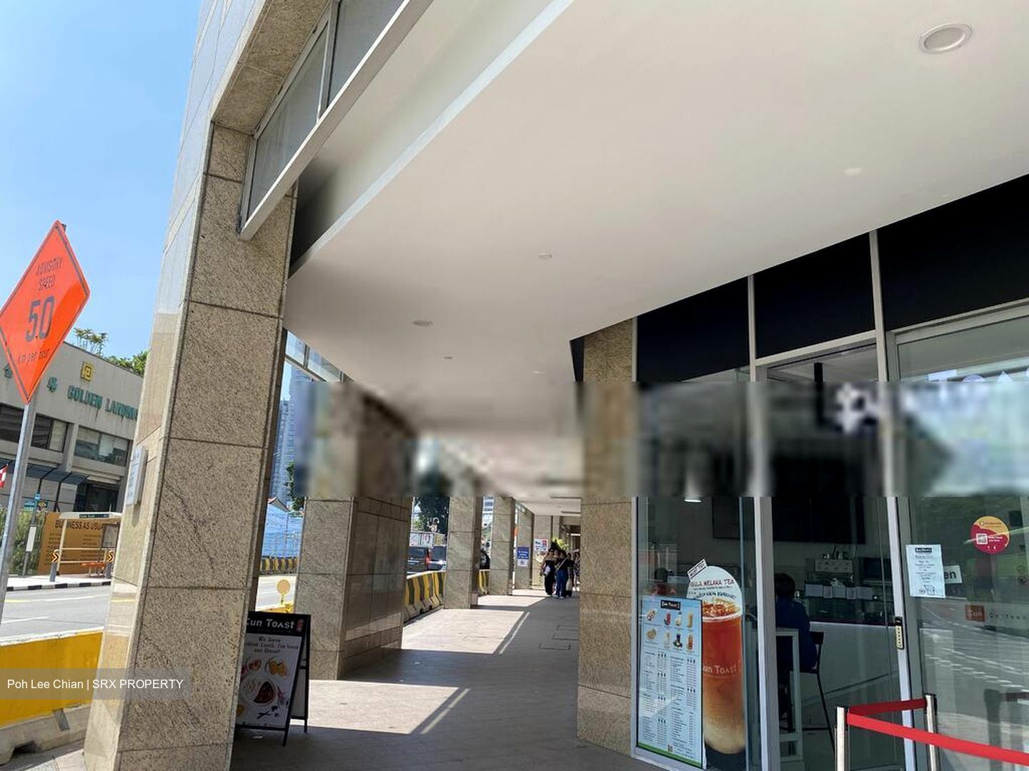 Beach Road (D7), Retail #468565521